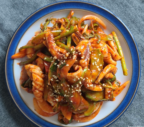 연희동 I Seasoned squid with vinegared vegetables • 오징어 초 무침